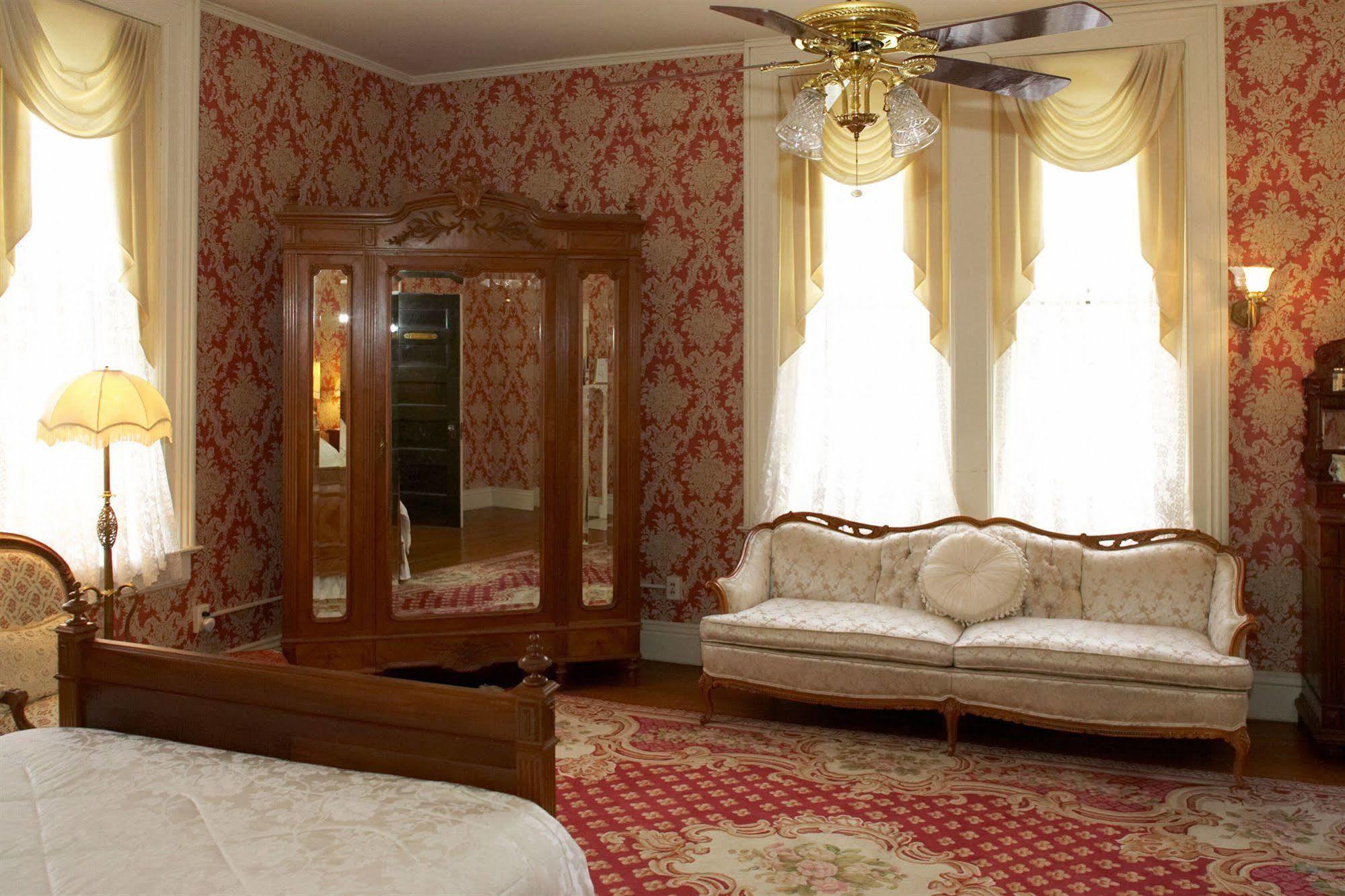 Vrooman Mansion Блумингтън Екстериор снимка