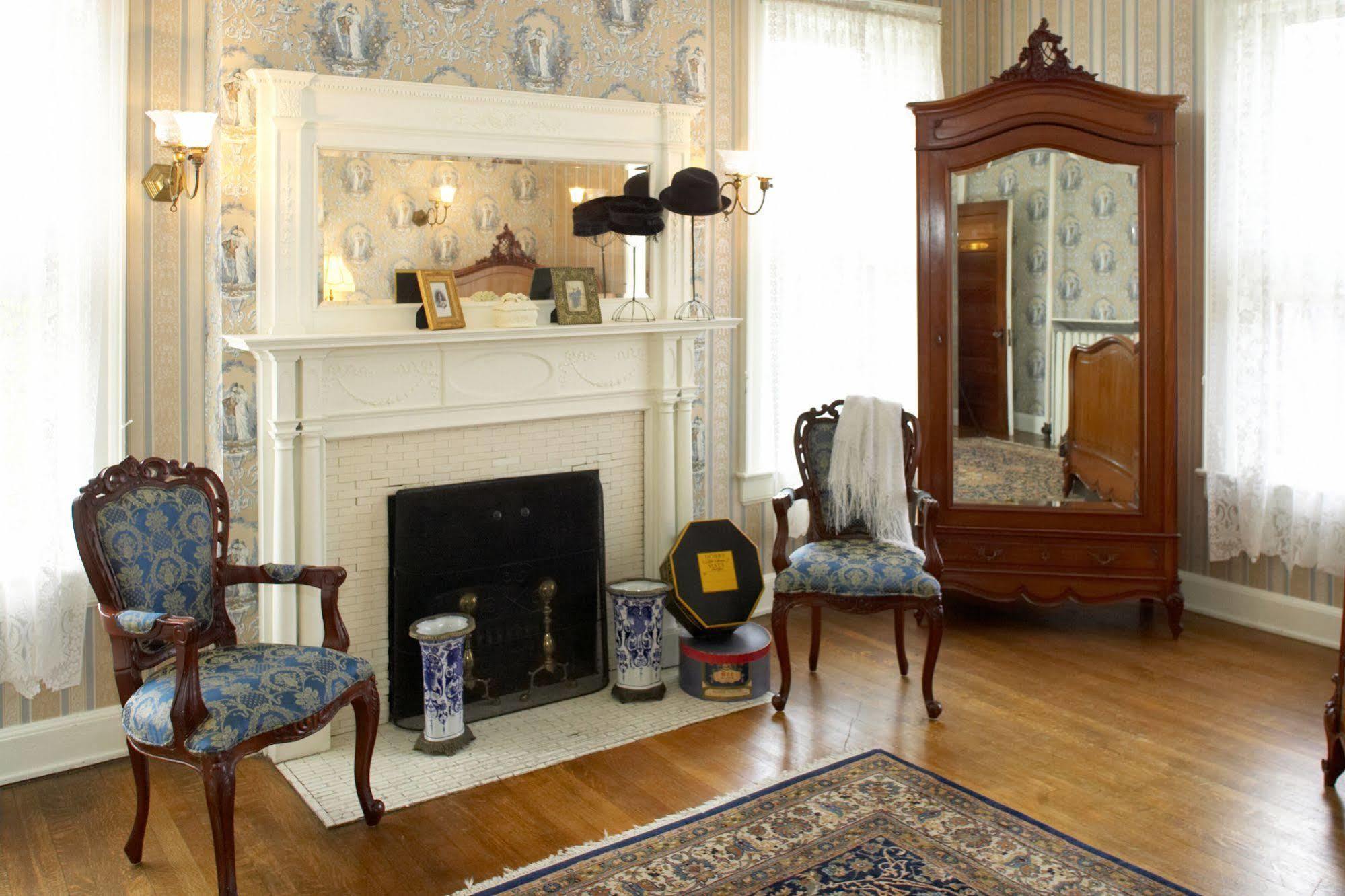 Vrooman Mansion Блумингтън Екстериор снимка