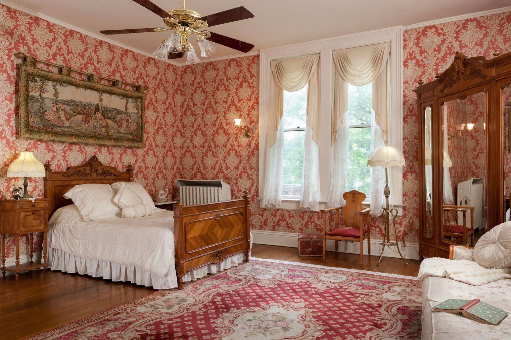Vrooman Mansion Блумингтън Екстериор снимка
