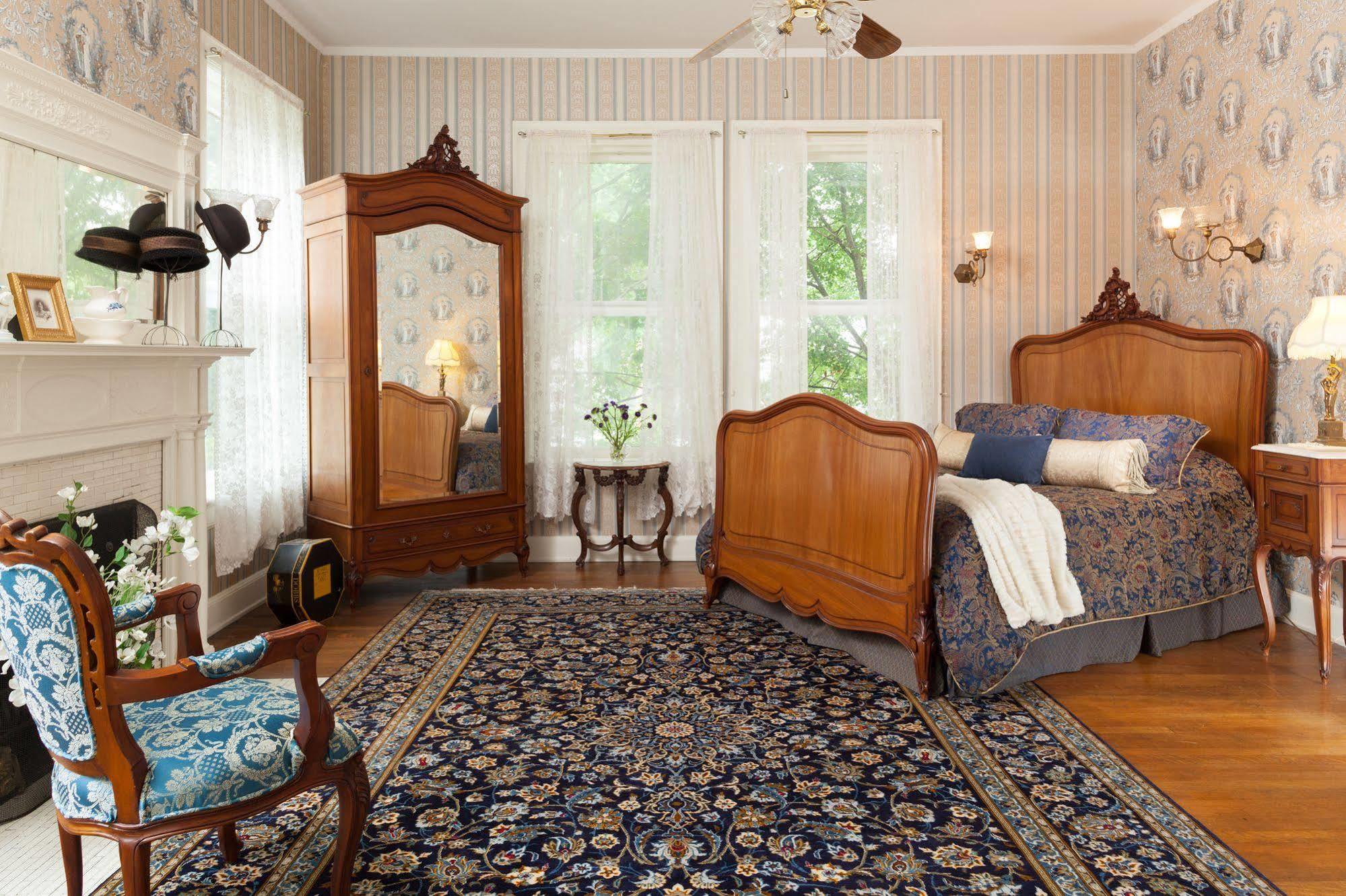Vrooman Mansion Блумингтън Екстериор снимка