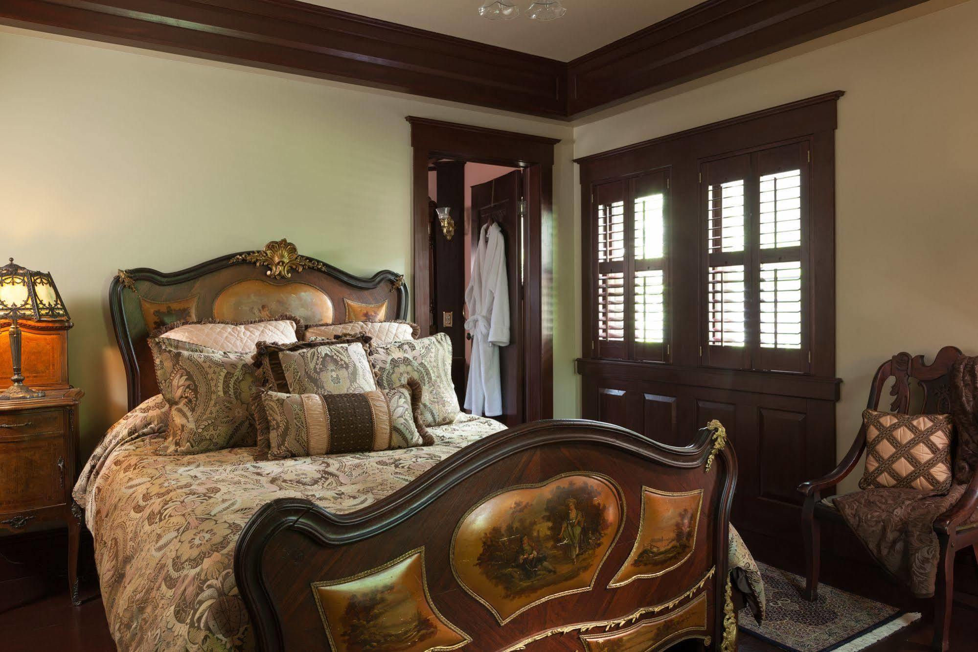 Vrooman Mansion Блумингтън Екстериор снимка