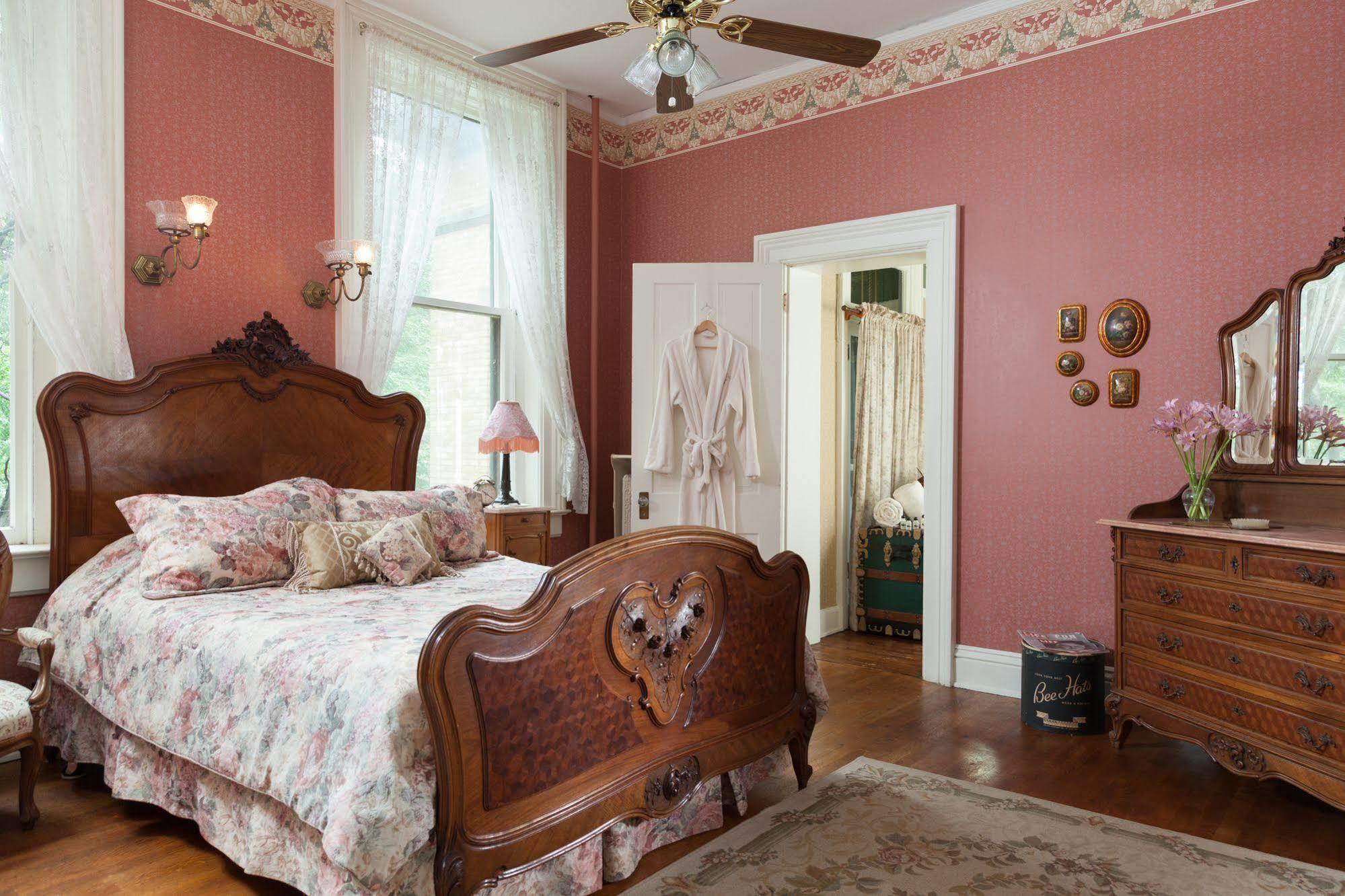 Vrooman Mansion Блумингтън Екстериор снимка